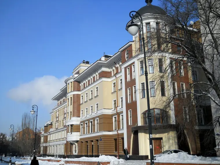 Историческое кирпичное здание